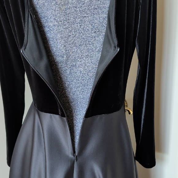 JS Collections black stretch velvet and satin evening gown - Picture 4 of 5